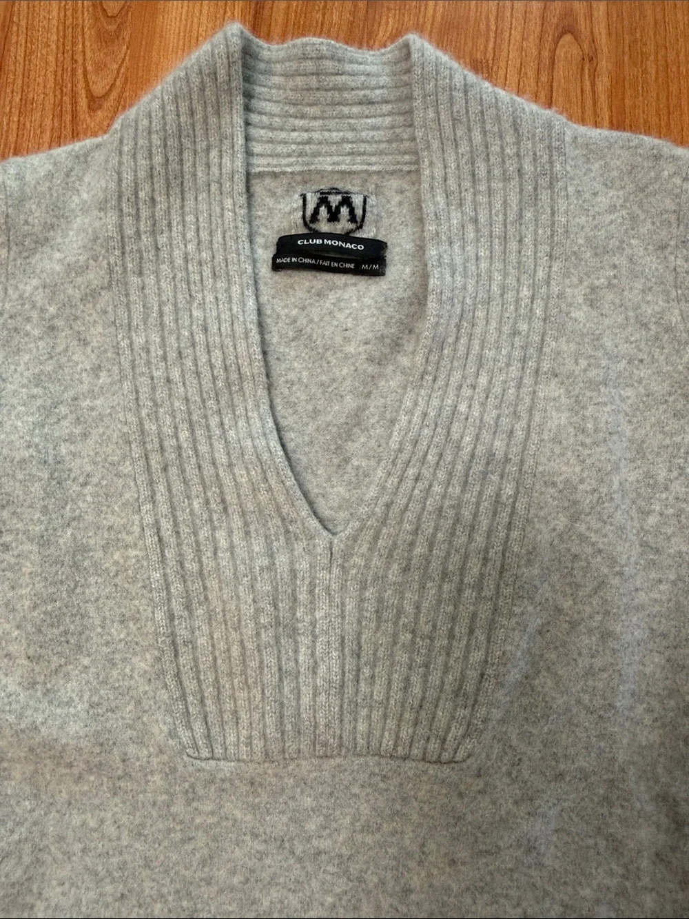 Club Monaco Heather Gray V-Neck Ribbed Knit Sweater